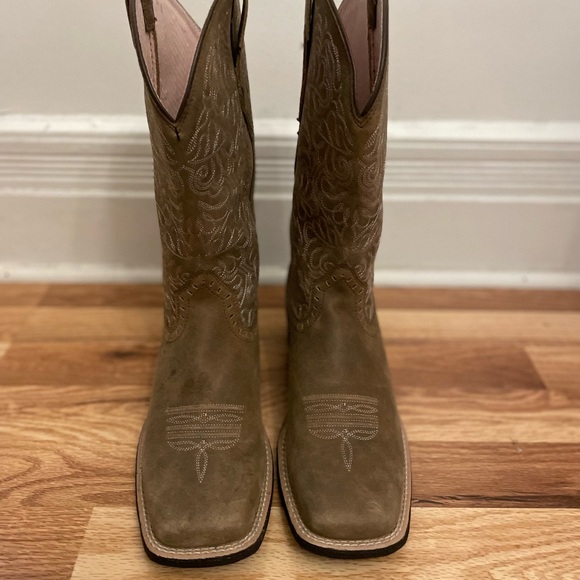Ariat Cowboy boots! - Picture 5 of 6